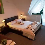 Gosciniec Na Brzyzku 3*