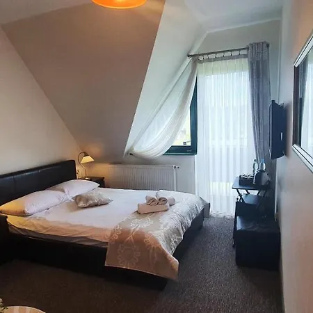 Gosciniec Na Brzyzku 3*