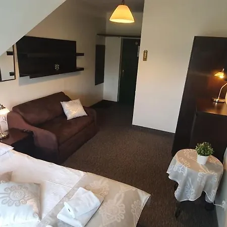 Bed & Breakfast Gosciniec Na Brzyzku 3*