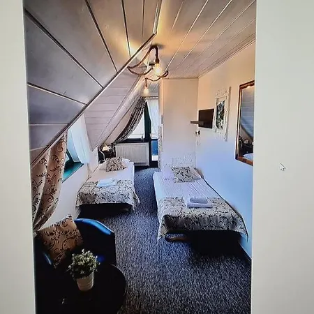 Bed & Breakfast Gosciniec Na Brzyzku 3*